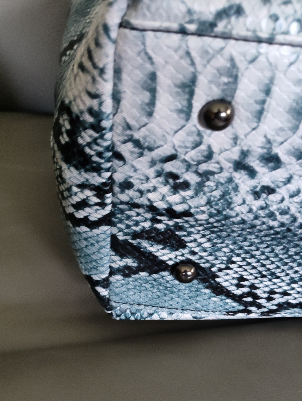 Bagley Mishka NWT Multicolor Snake-Print Tote Bag Vegan Leather, Purse Pillow - Picture 13 of 15